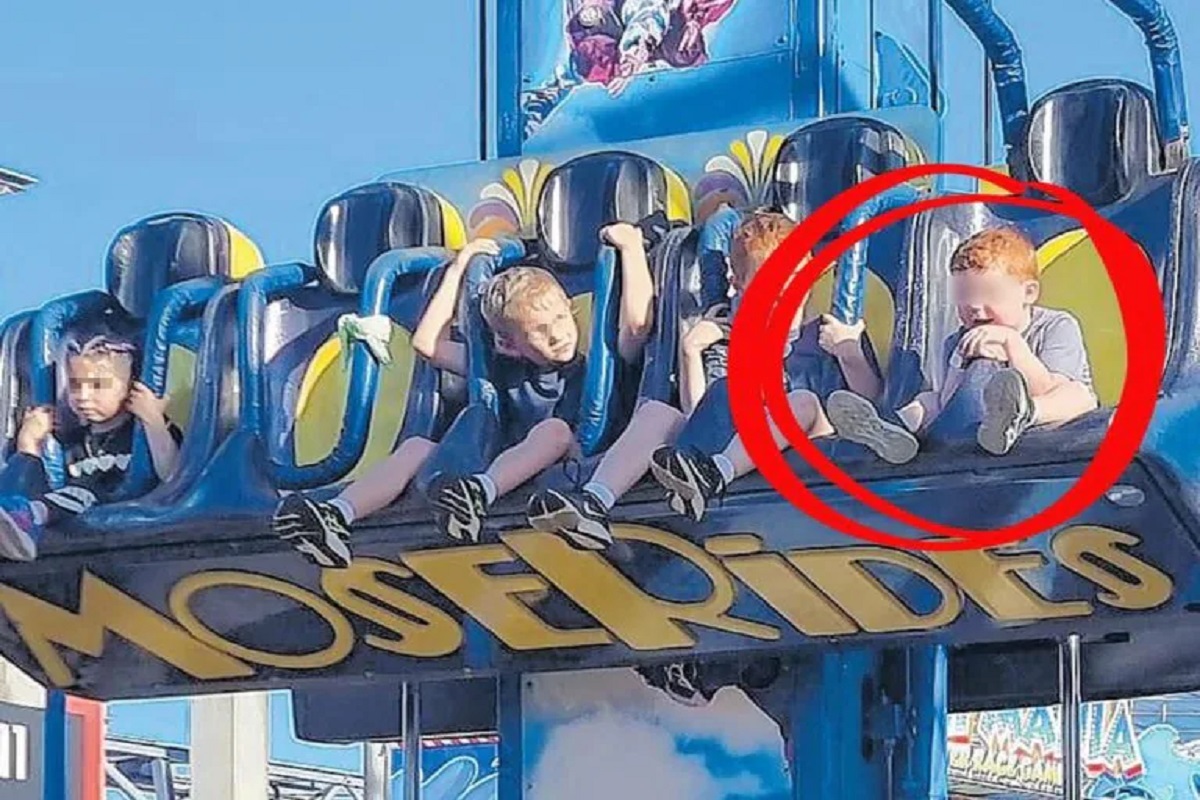 4 year old child without protection on a carousel