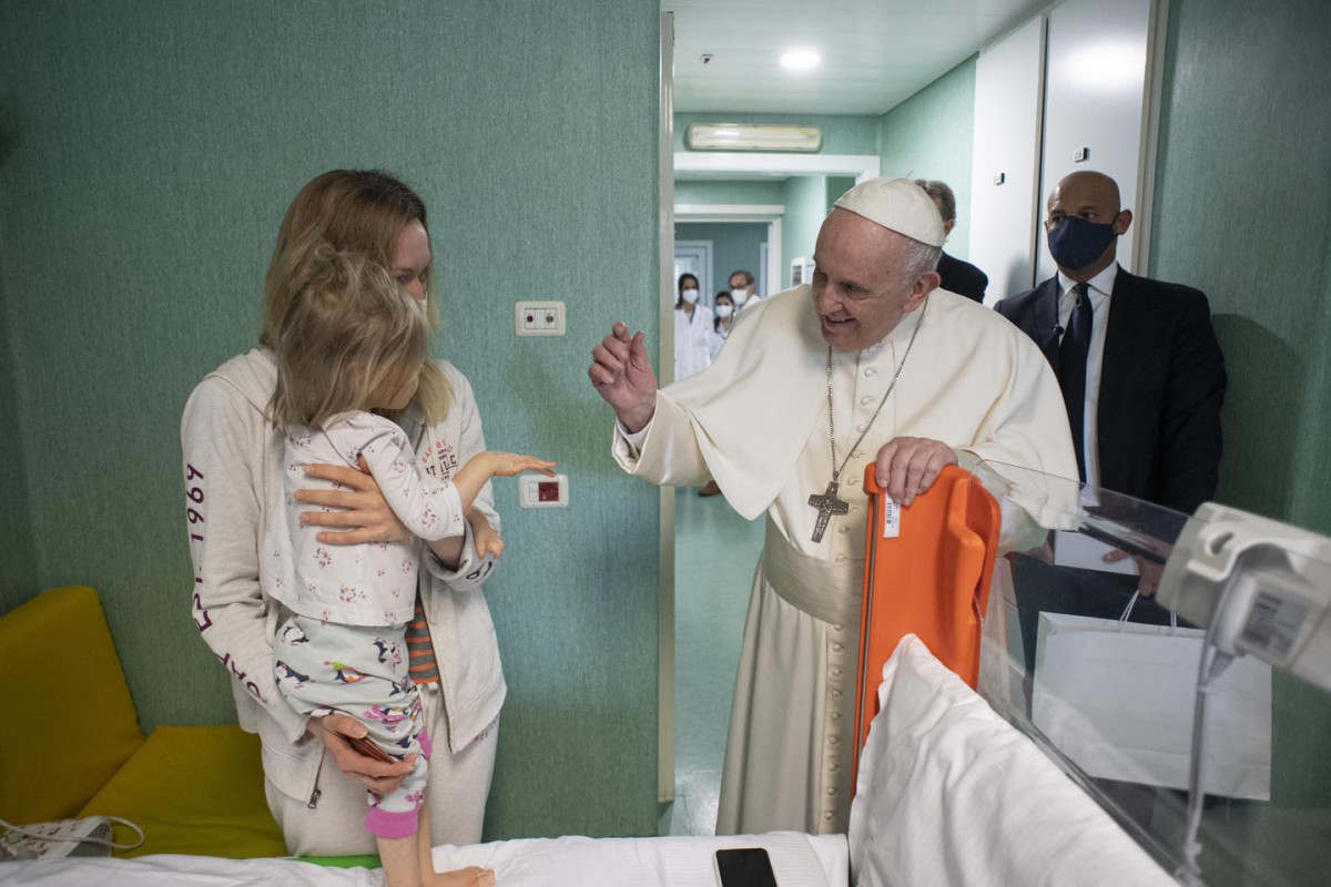 Olena Zelenska scrive al papa: la moglie di Zelensky lo ringrazia per la visita ai bambini ucraini in ospedale a Roma