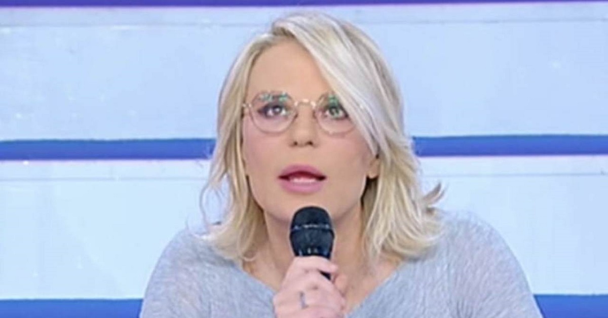 UeD, Maria De Filippi commette una gaffe