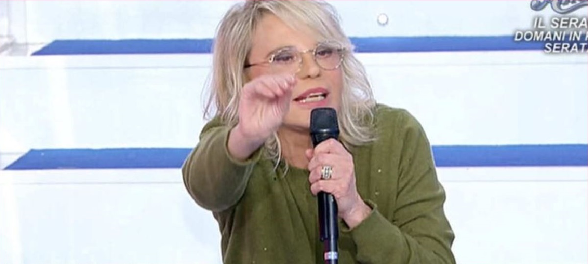 UeD, Maria De Filippi sbotta in studio