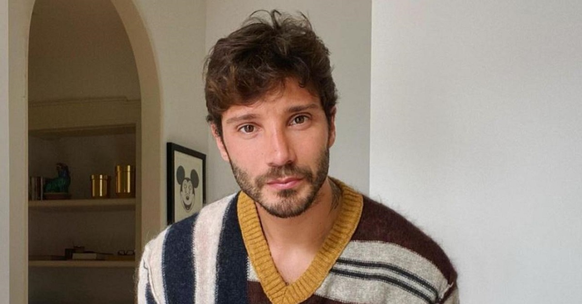 Stefano De Martino attaccato da un noto collega: “Lavora grazie a Belen”