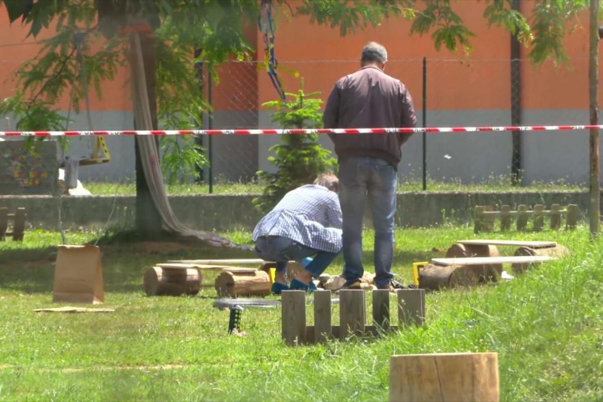 Paura in una scuola, cinque bambini ustionati durante le prove per una recita: due sono gravi