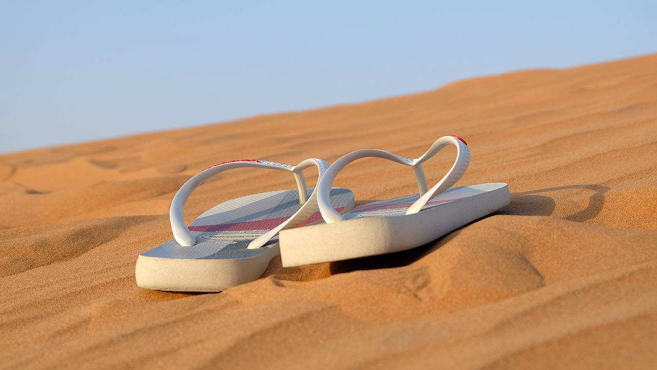 10 ciabatte infradito per il mare irresistibili da comprare