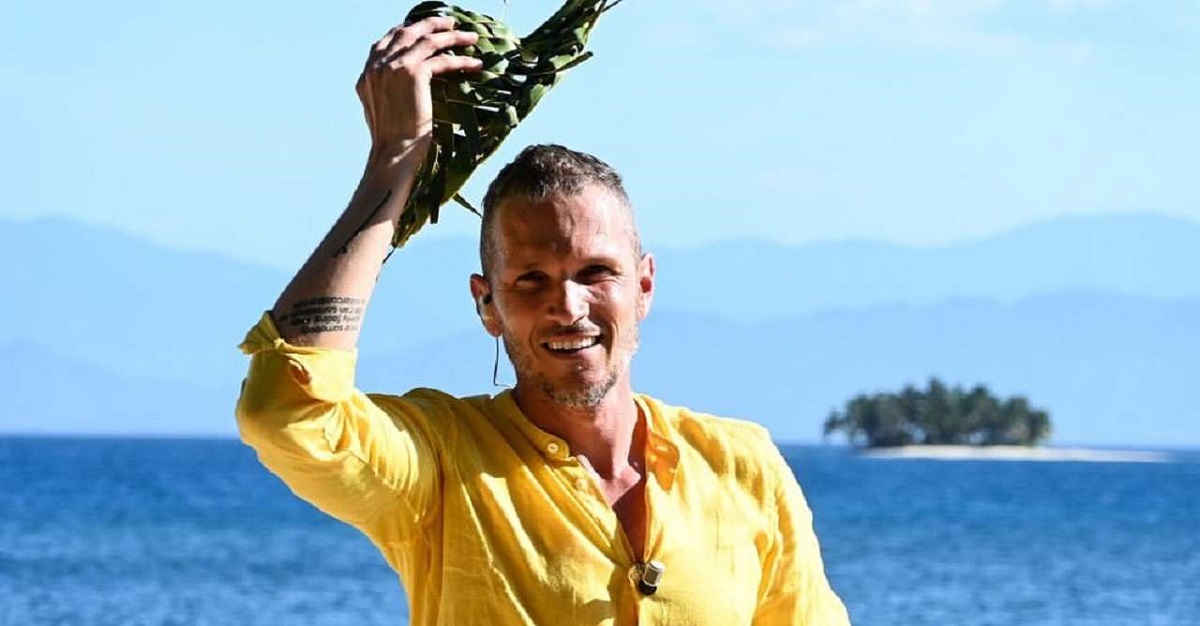L’Isola dei Famosi: Alvin svela cosa accade in Palapa
