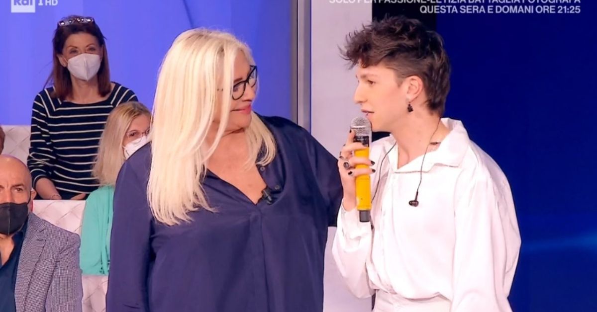 Luigi Strangis a Domenica In, l’ospitata finisce male. Fan in rivolta