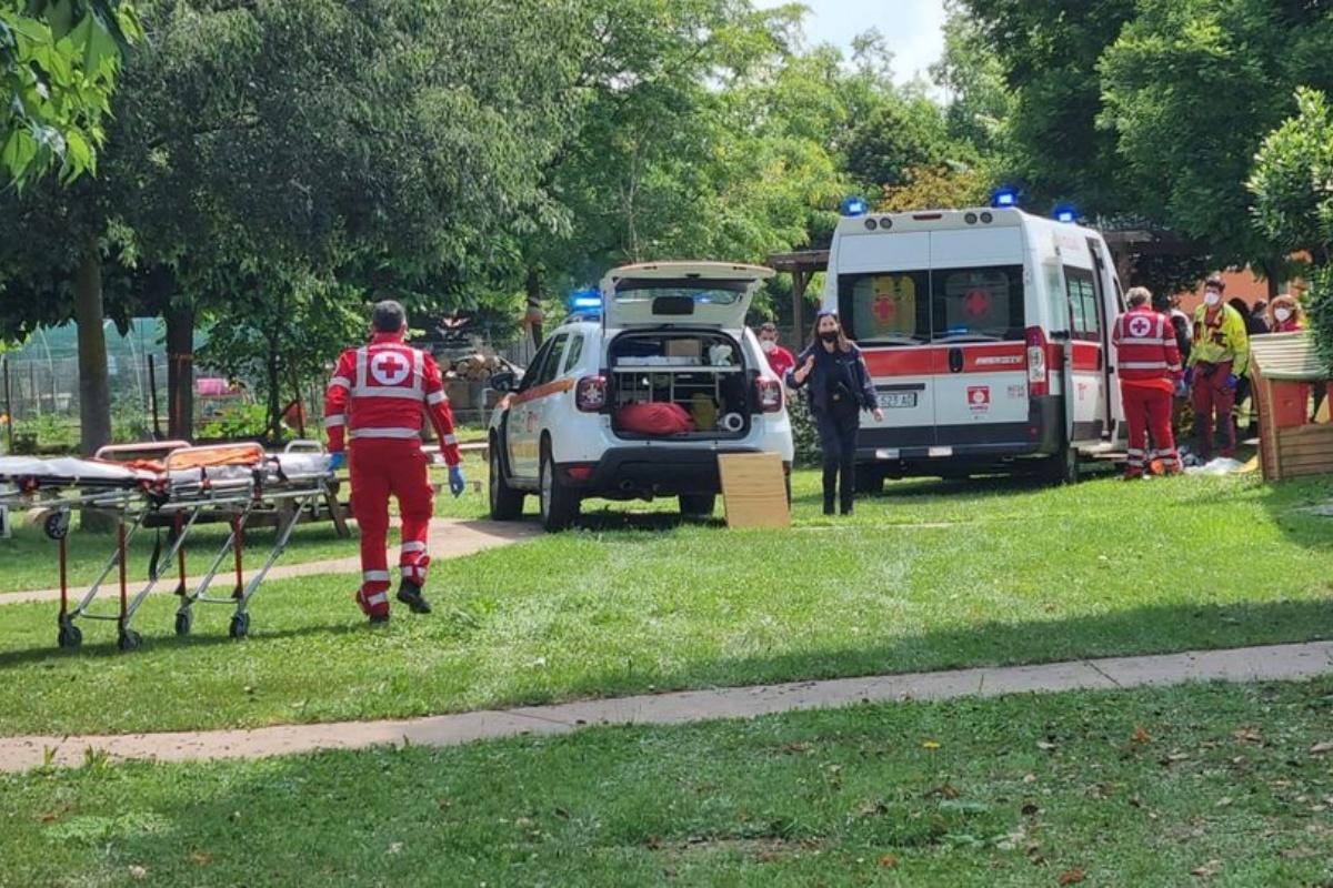 Incendio a scuola, il racconto della preside sull’accaduto: non aveva autorizzato ad accendere il fuoco
