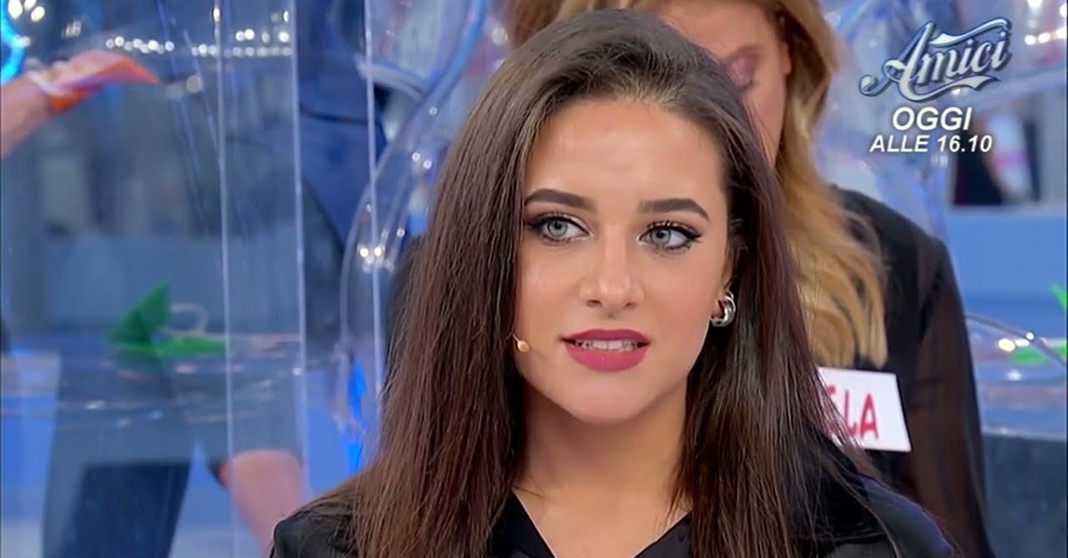 Lilli Pugliese rifiuta il trono di Uomini e Donne: “La verità è che non sono adatta”
