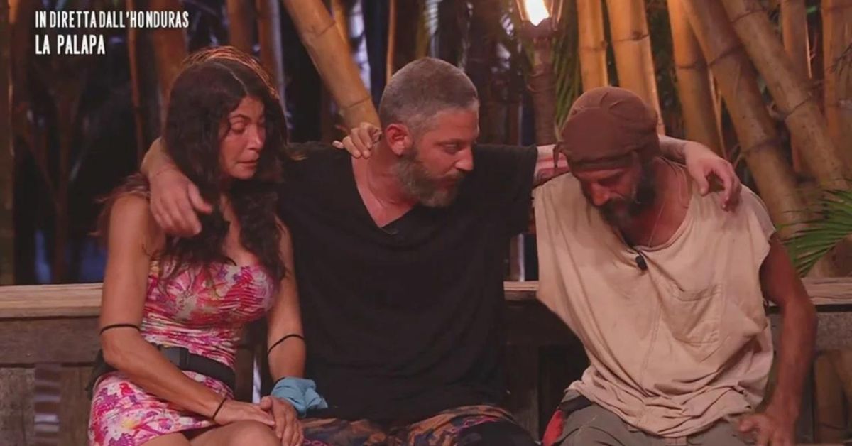 Edoardo Tavassi si ritira dall’Isola dei Famosi: il toccante saluto a Carmen Di Pietro e Nicolas Vaporidis