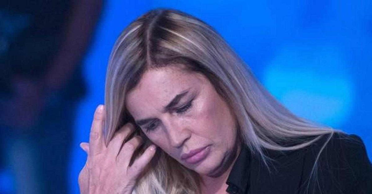 Isola dei Famosi: Lory Del Santo ecco cosa è successo con i messaggi