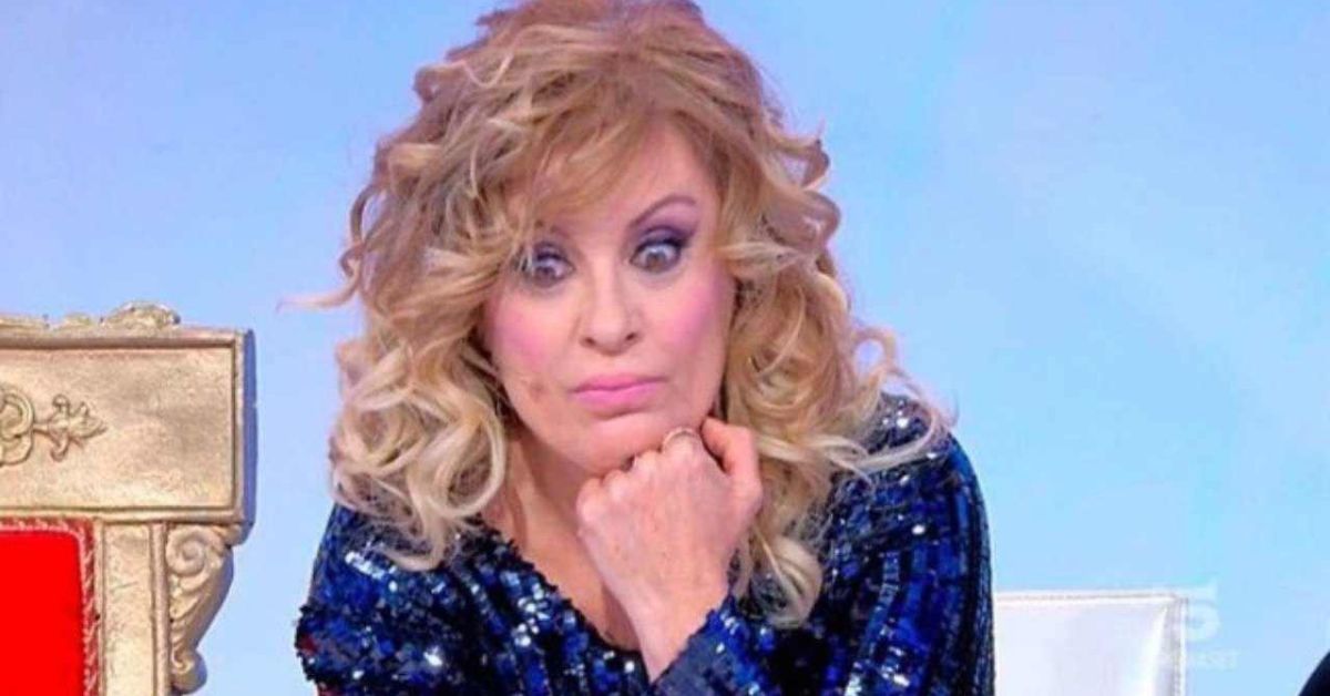 Tina Cipollari, cambio look incredibile: addio abiti lunghi