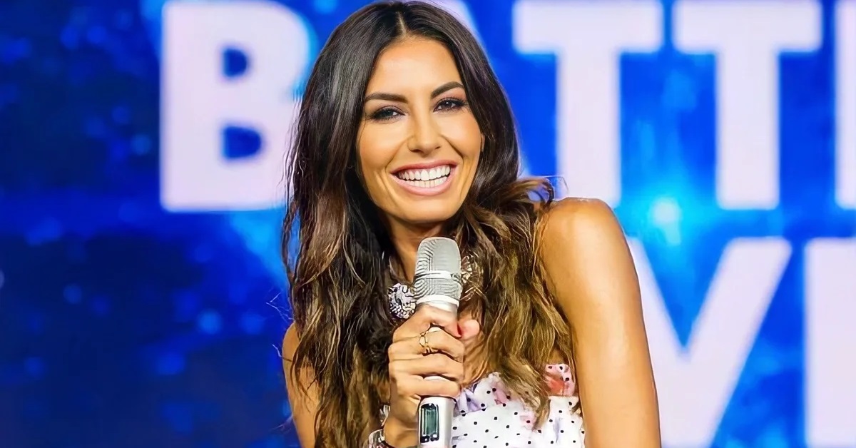 Elisabetta Gregoraci, aereo misterioso a Battiti Live: il messaggio d’amore per la showgirl