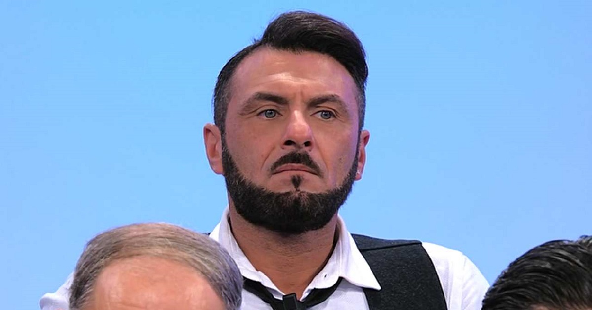 Sossio Aruta cerca lavoro e lancia un appello social: “Ho bisogno di lavorare, aiutatemi”