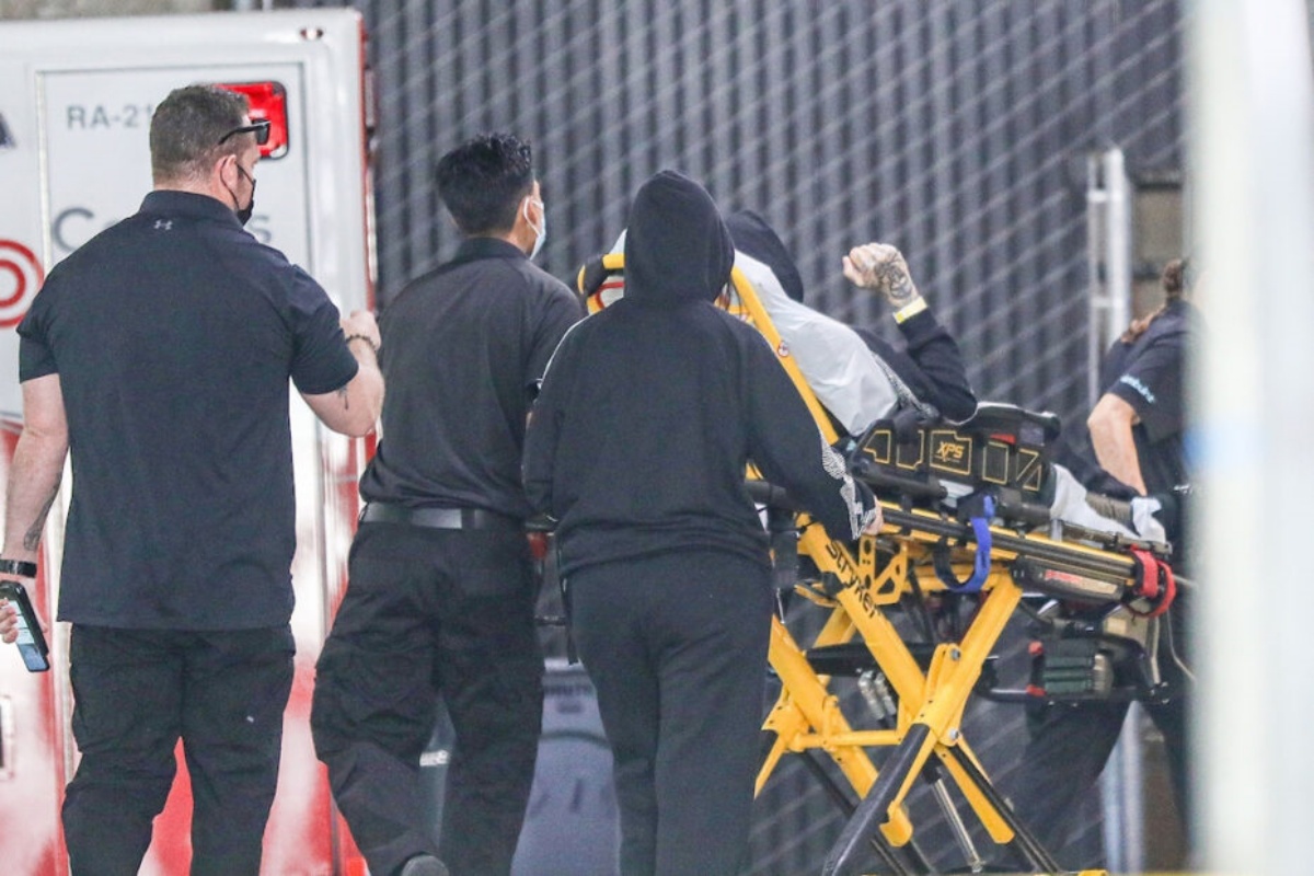 Travis Barker ricoverato d’urgenza: che malattia ha il batterista