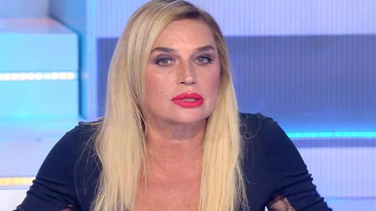 Lory Del Santo critica Ilary Blasi e Vladimir Luxuria: “Hanno condizionato il pubblico”
