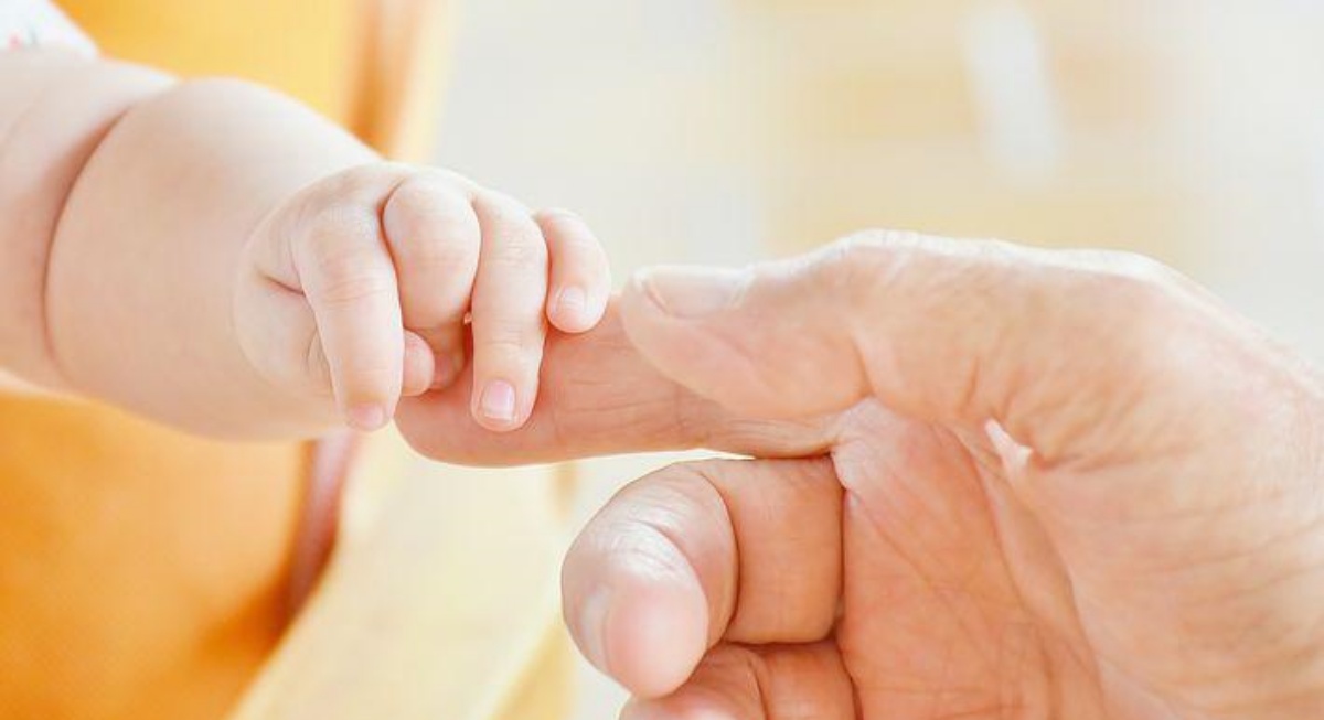 nonna salva la neonata