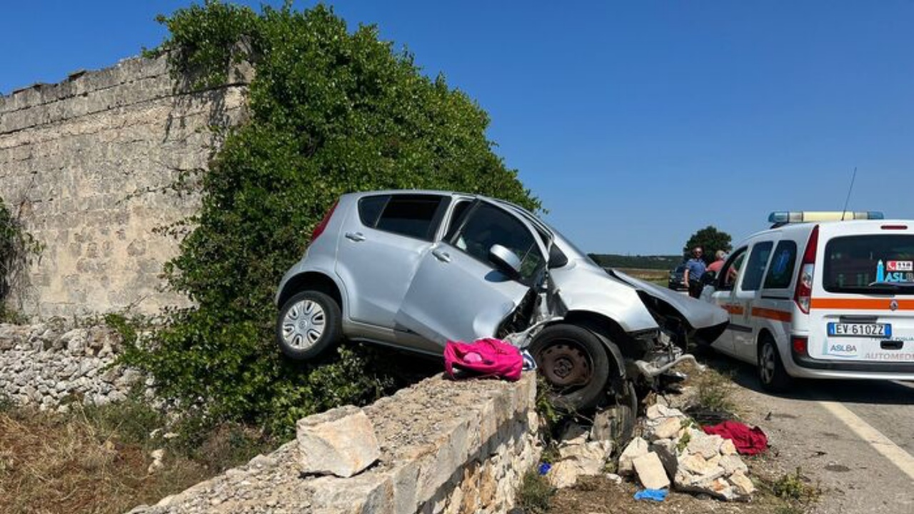 Tragedia a Monopoli, a causa di un grave incidente due nonni sono morti e la nipotina è in gravi condizioni