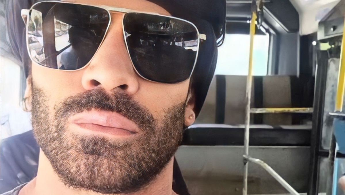 UeD, Gianni Sperti in ottima compagnia in Egitto: “È venuta lei da me”