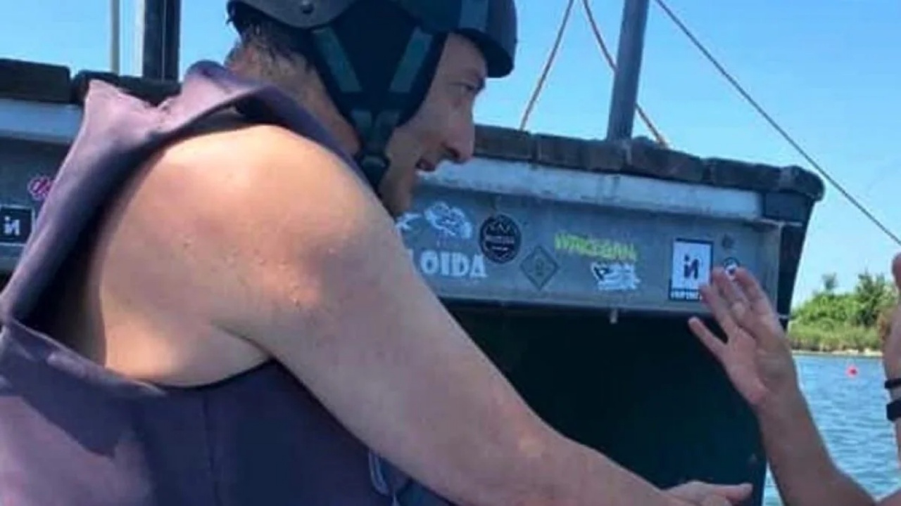 Andrea Mancini morto a 55 anni per un incidente in wakeboard