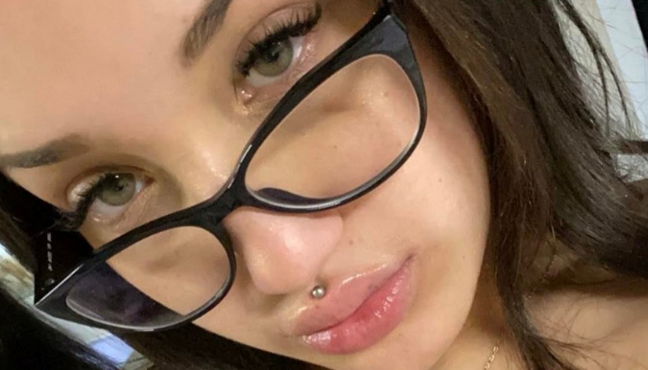 Sara Ben Salha, la ragazza “esca” ha trascorso il tempo nella cella davanti a quella di Alessia Pifferi: il racconto