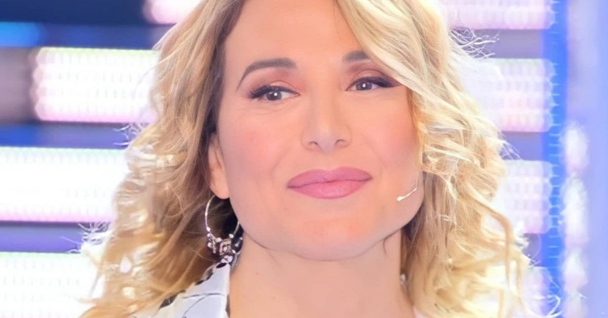 Barbara D’Urso sotto accusa sui social. Arriva la testimonianza: “Vi dico io com’è davvero”