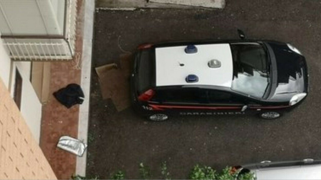 Napoli, per la morte di Alessandro il 13enne precipitato dal balcone, 6 ragazzi sono indagati