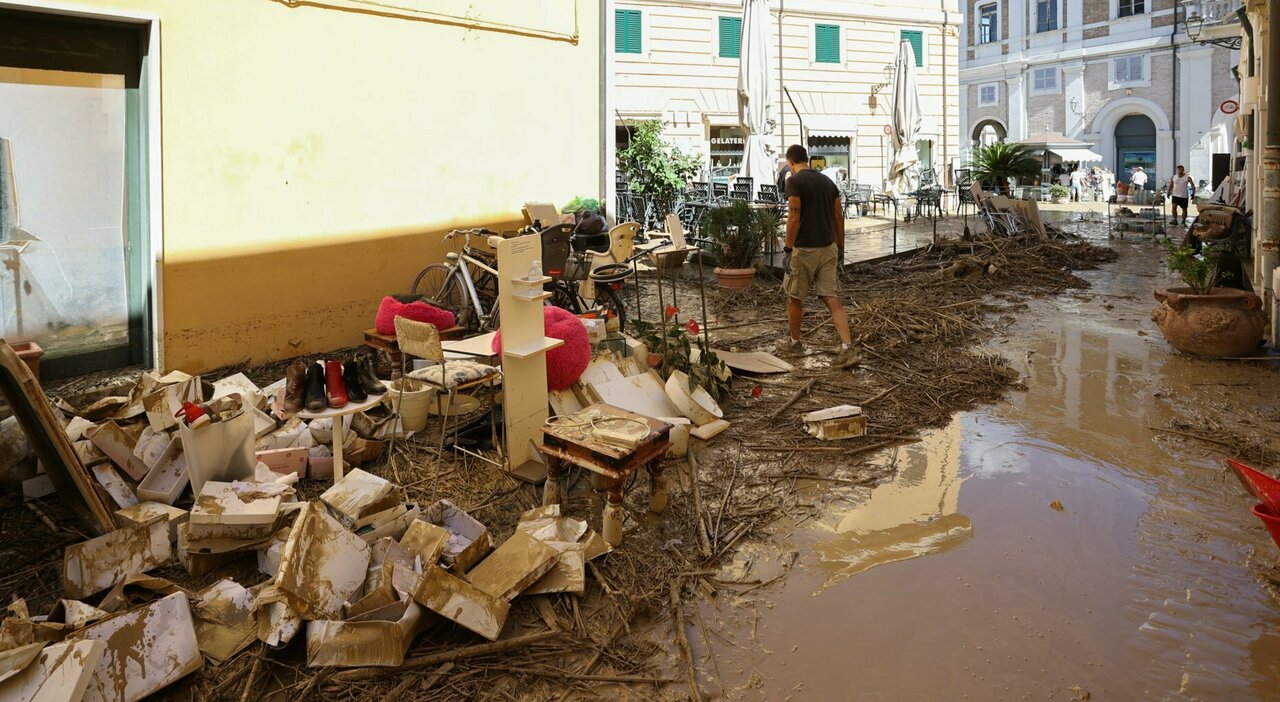 bomba d'acqua nelle marche