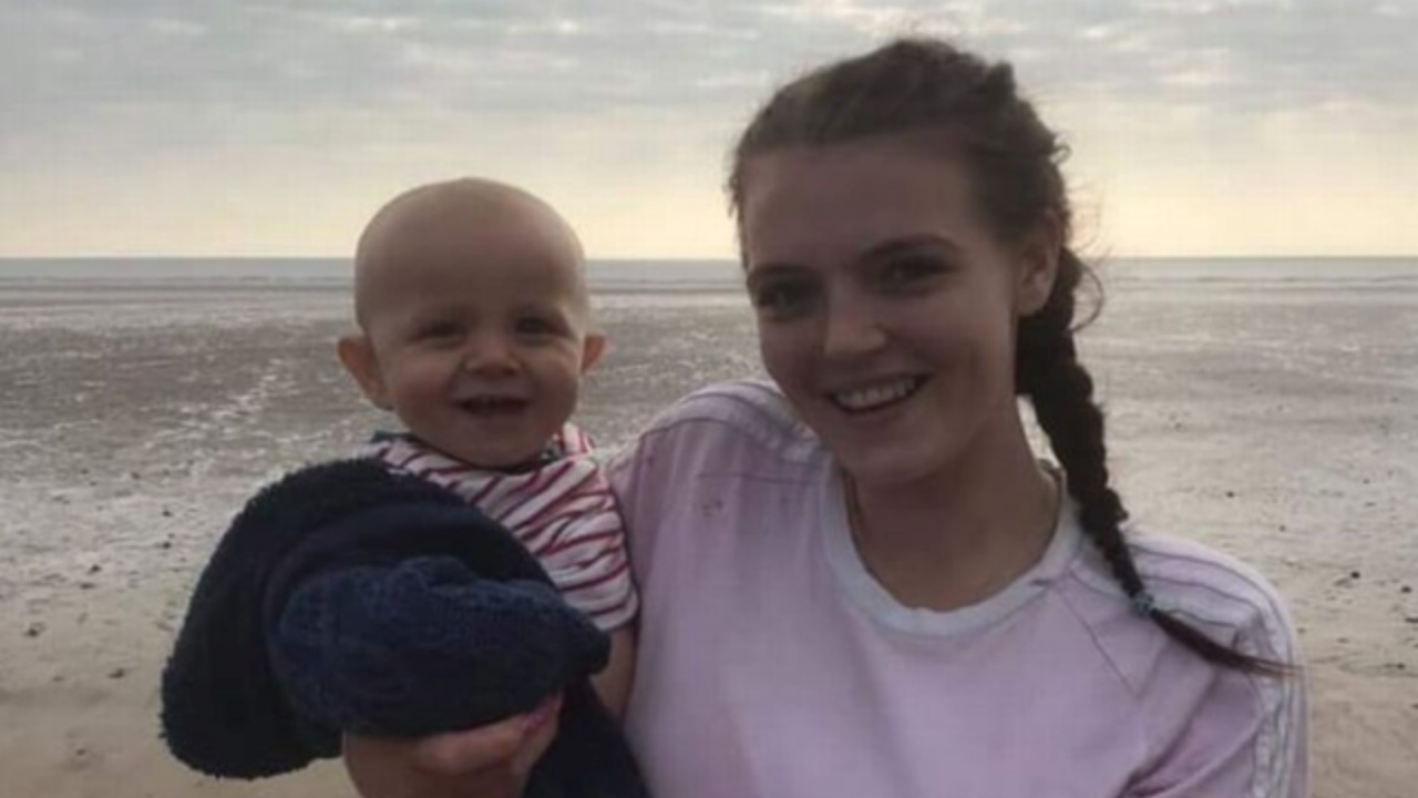 bambino di 14 mesi e madre