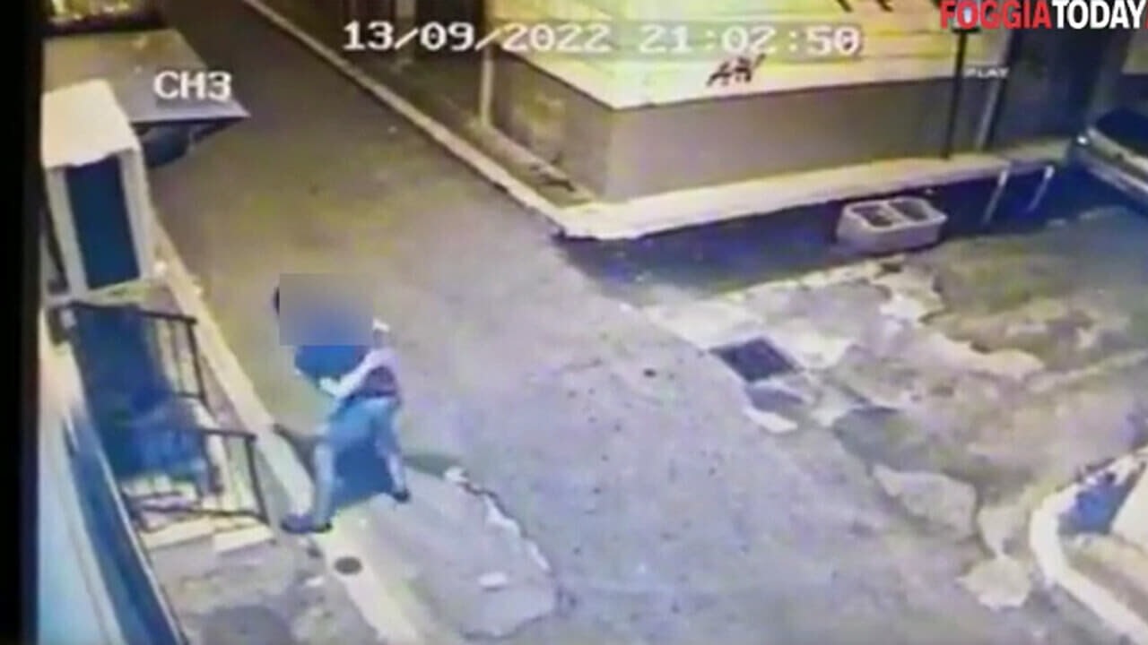 Ladro ruba telefono al bimbo di 6 anni
