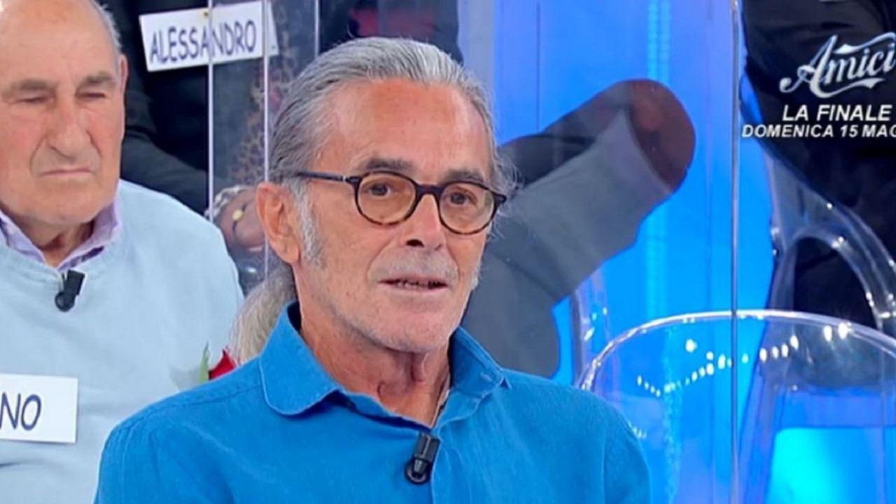 Fabio Nova con un nuovo look a Uomini e Donne: ecco come è diventato il cavaliere