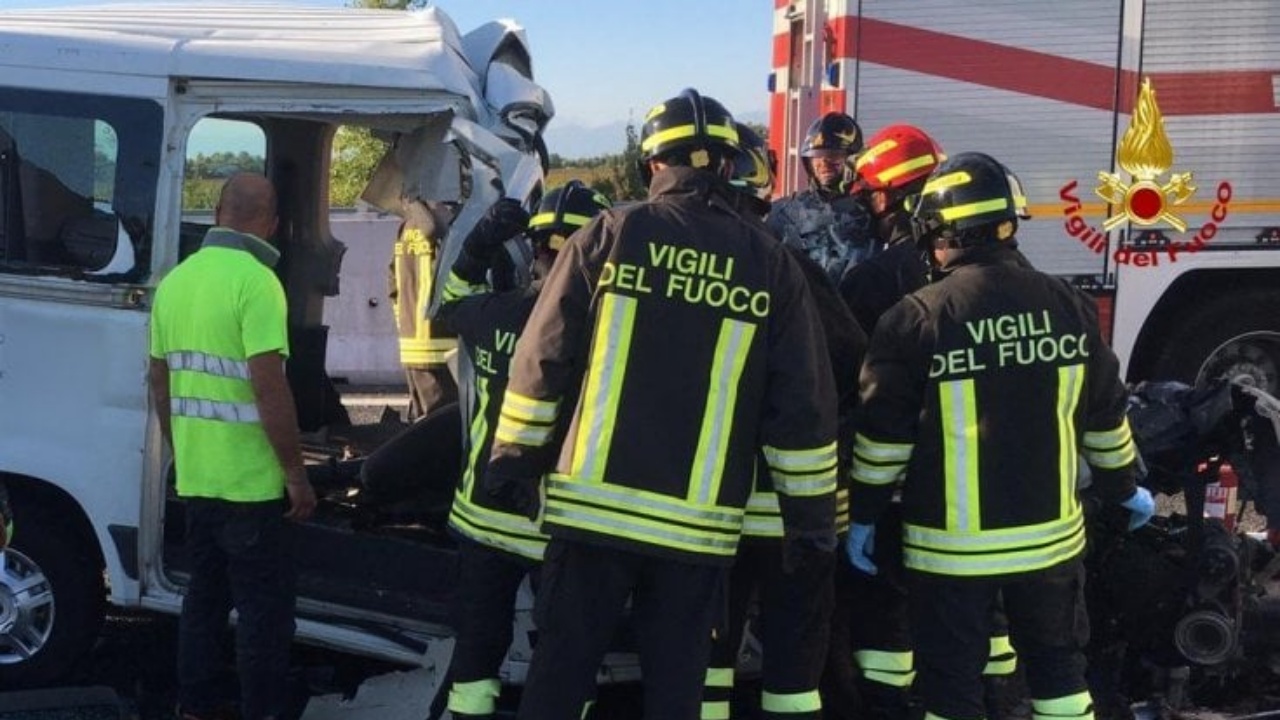 Malore per l'autista del pulmino incidente A4