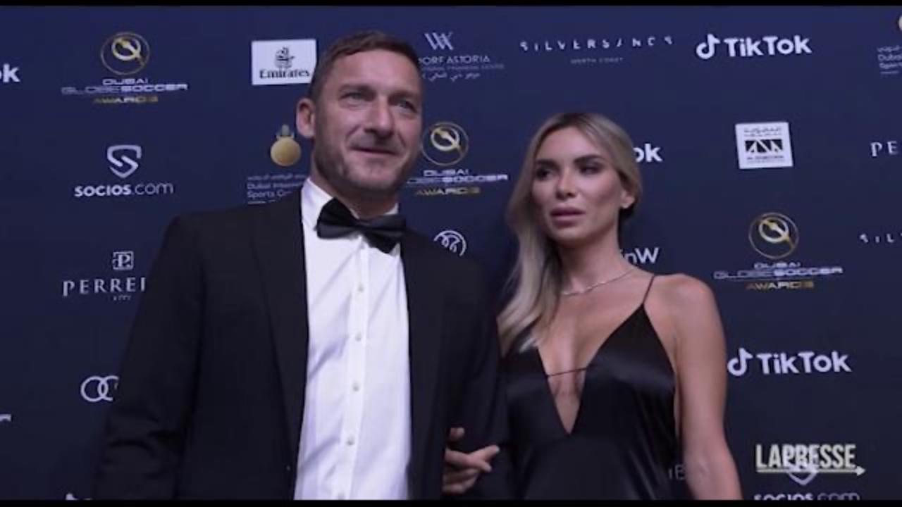 Noemi Bocchi, la nuova compagna di Francesco Totti a Dubai con un look dal prezzo stratosferico