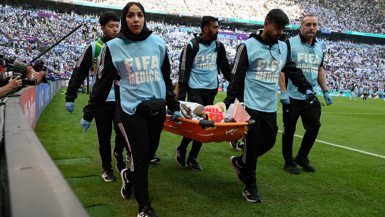 Yasser Al Shahrani travolto dal suo portiere, operato d’urgenza al pancreas