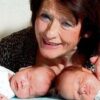 Mamma di 66 anni partorisce due gemelli