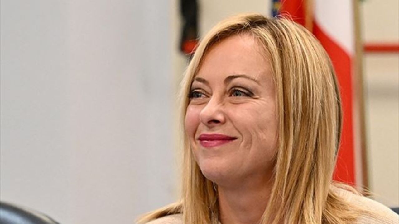 Giorgia Meloni reddito di cittadinanza