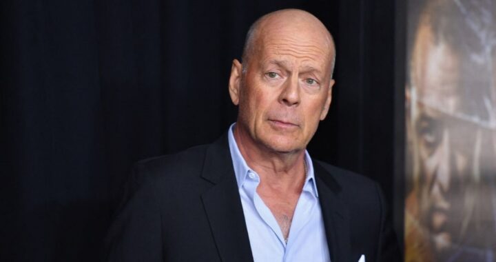 Bruce Willis salute