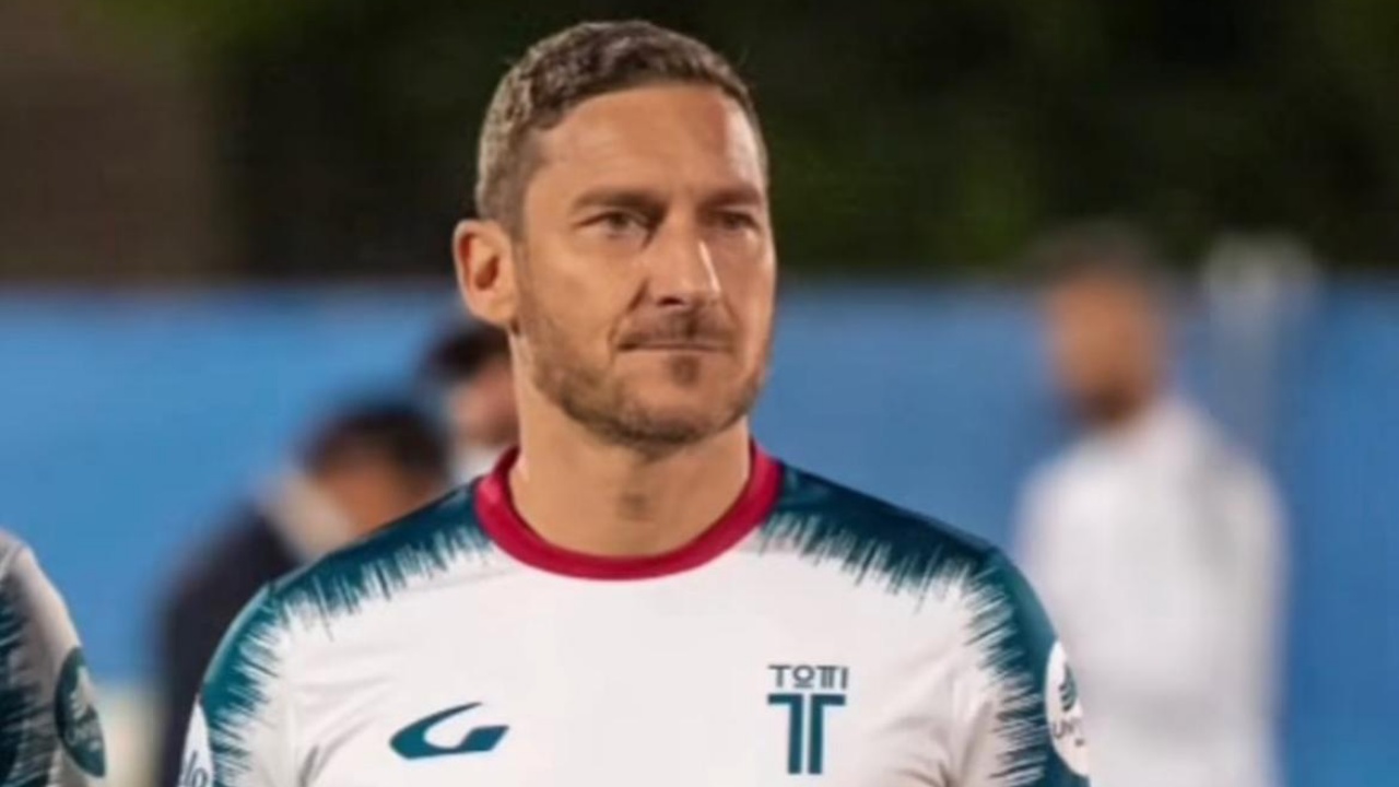 Francesco Totti verso un accordo con Ilary Blasi: “Mi costerà un sacco”