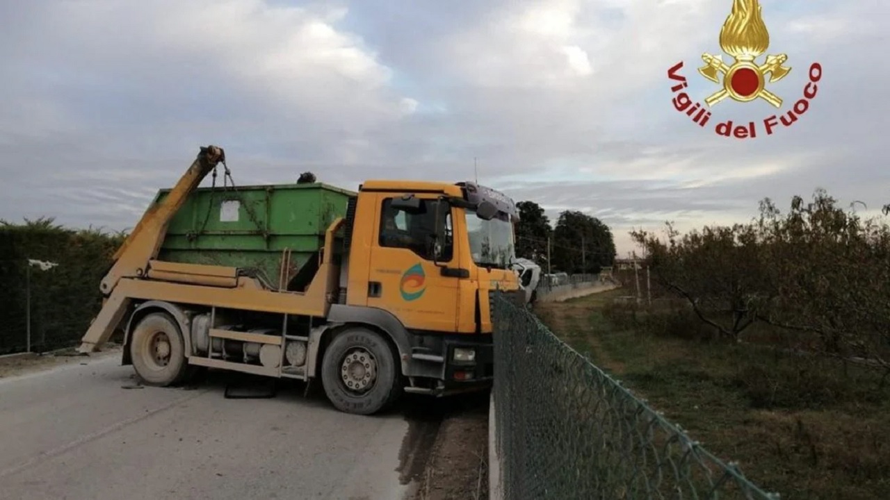 Furgone contro un camion a Verona