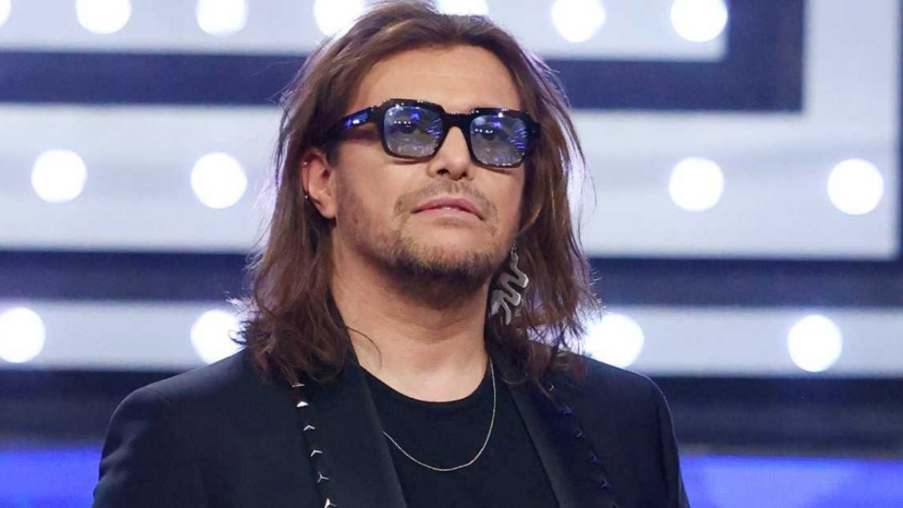 Domenica In, Gianluca Grignagni smette di cantare in playback e balla con Mara Venier