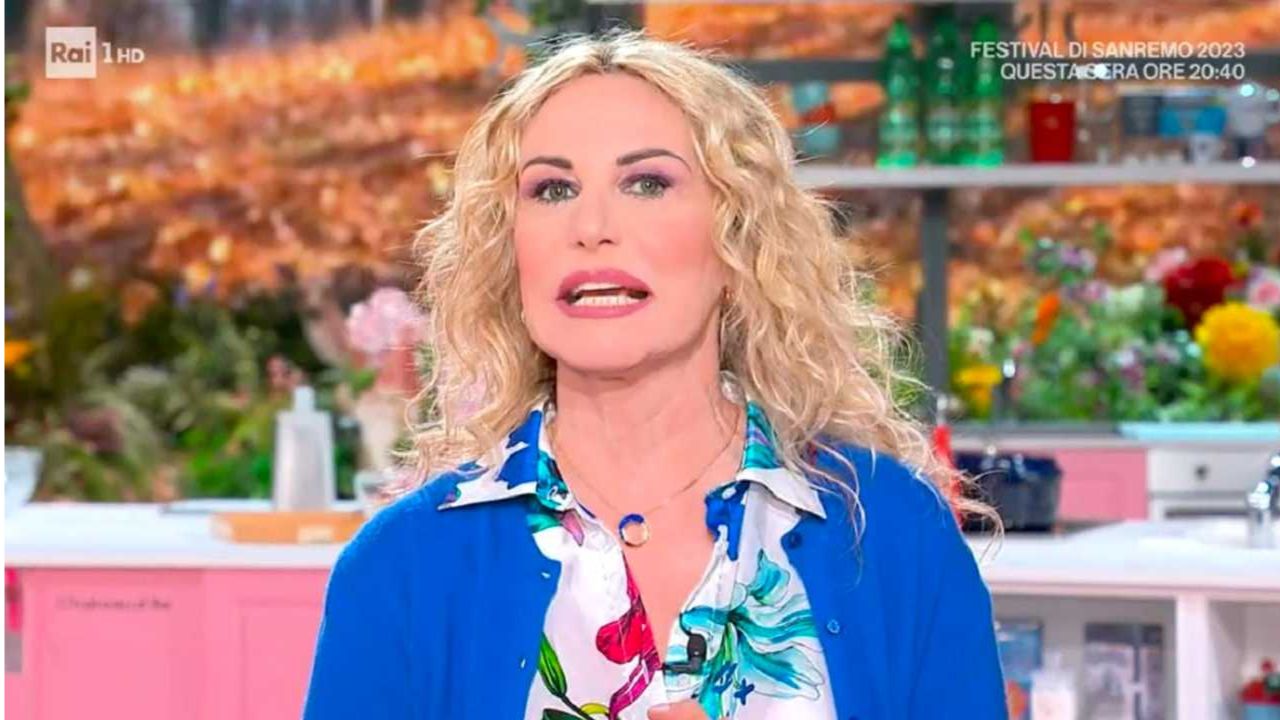 Antonella Clerici assente ai funerali di Maurizio Costanzo: ecco perché