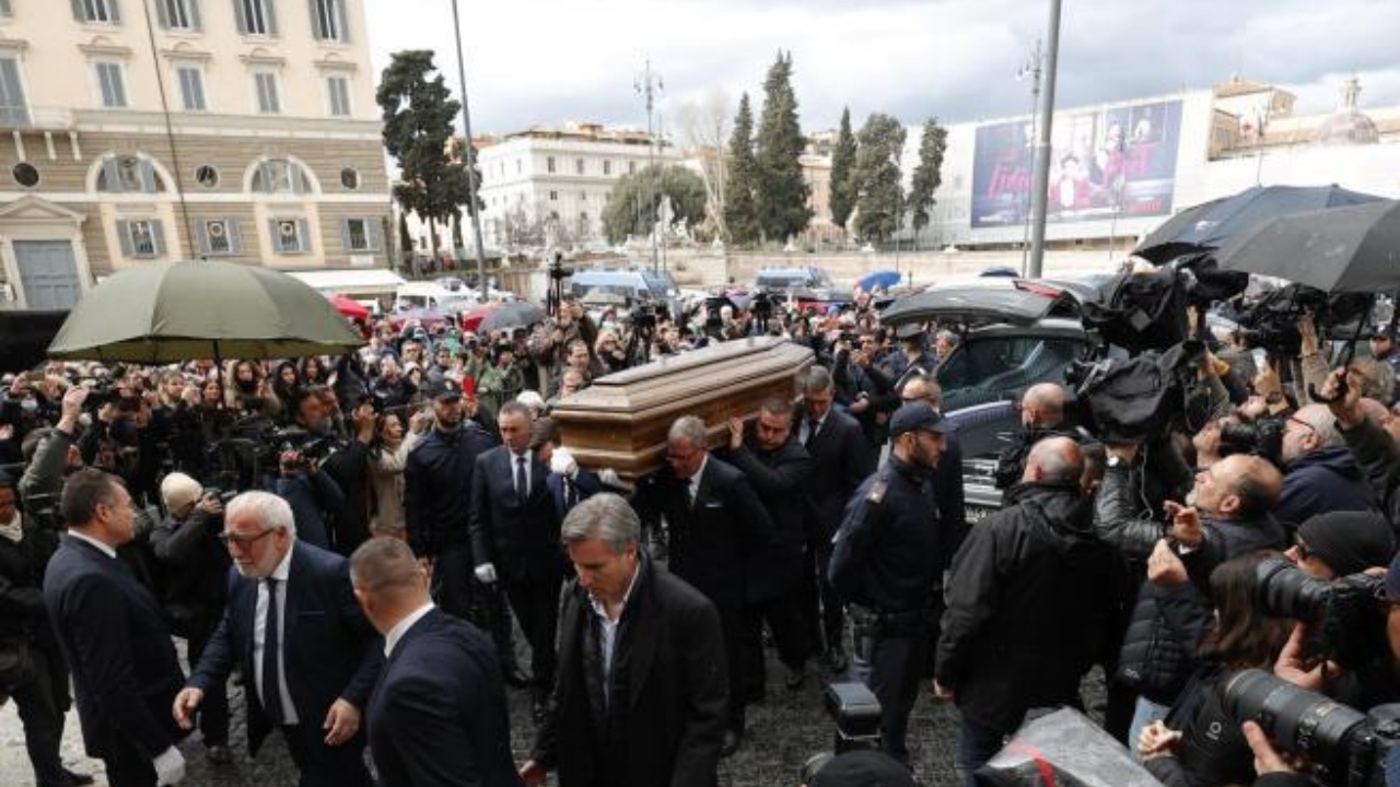 maurizio costanzo funerali