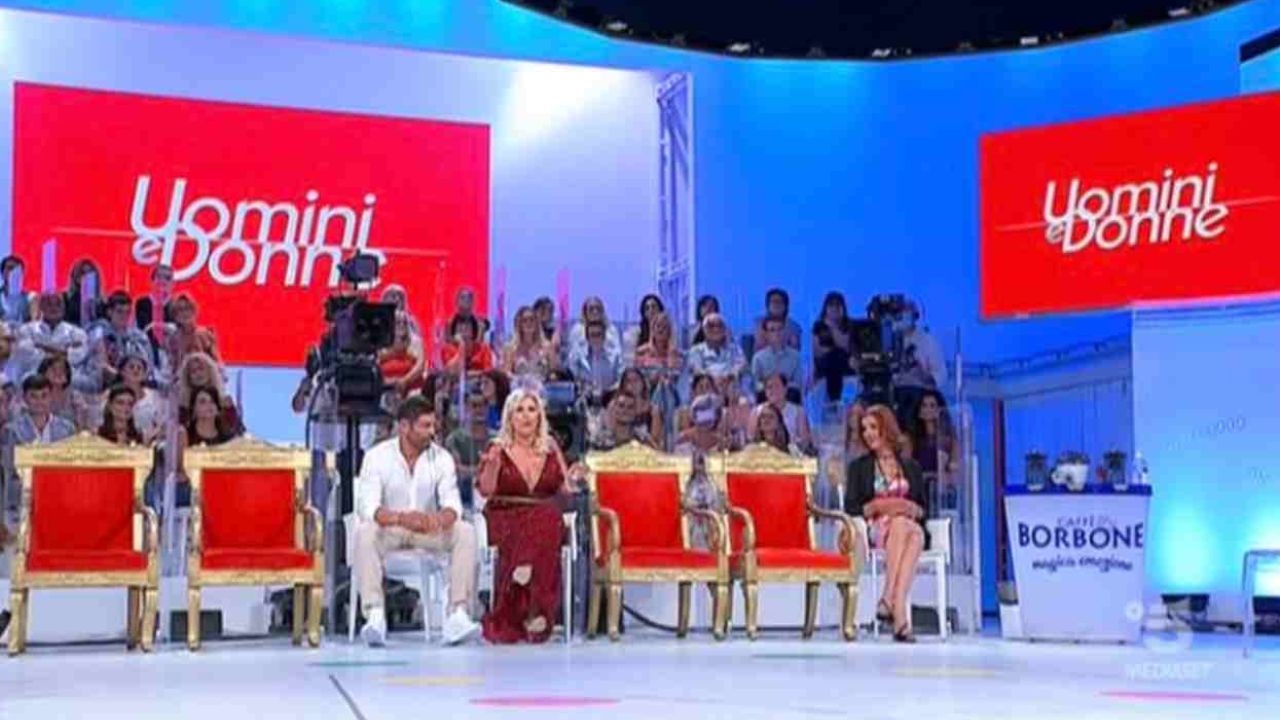 Uomini e Donne, ex dama torna in studio: ecco chi