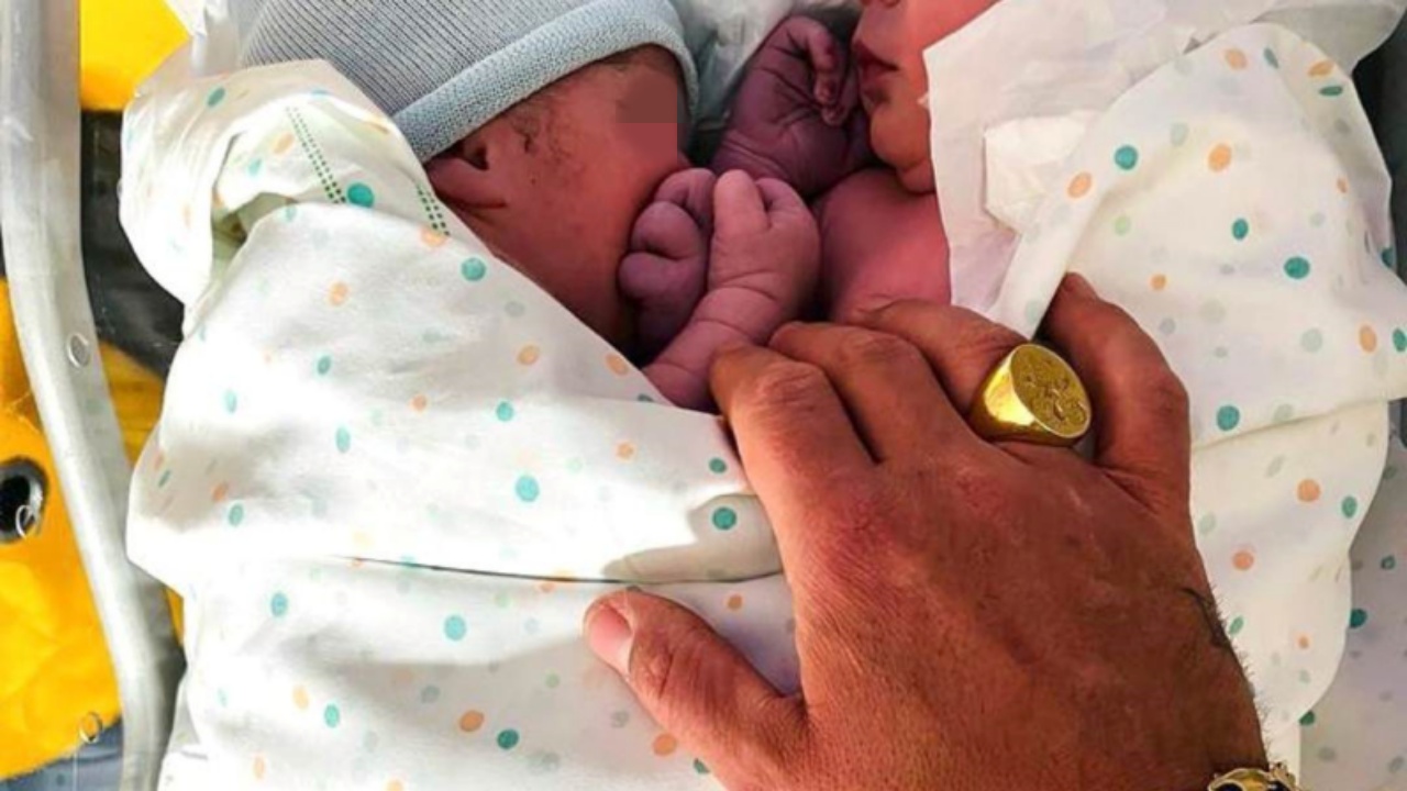 Enrico Nigiotti papà: sono nati i suoi due gemellini