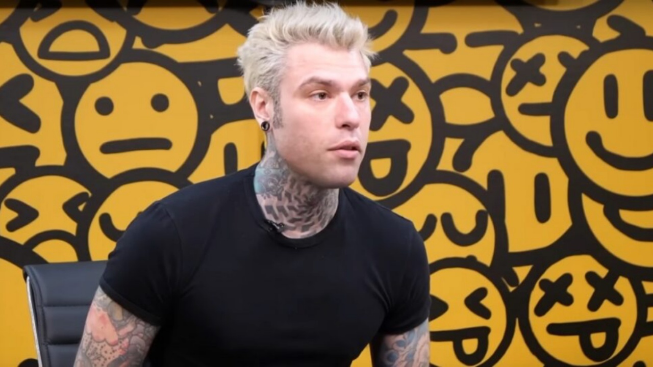 Fedez torna sui social e confessa: “Ecco perché sono assente”