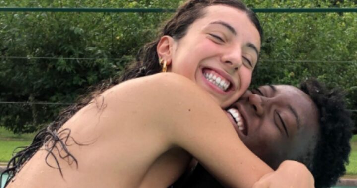 Julia Ituma amiche