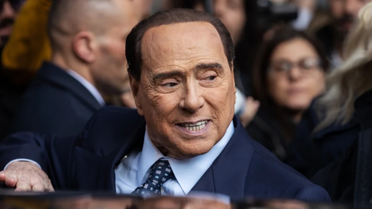 salute Silvio Berlusconi