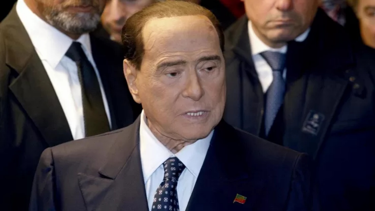 salute Silvio Berlusconi