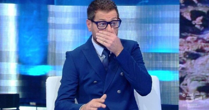 Enrico Papi battuta Totti