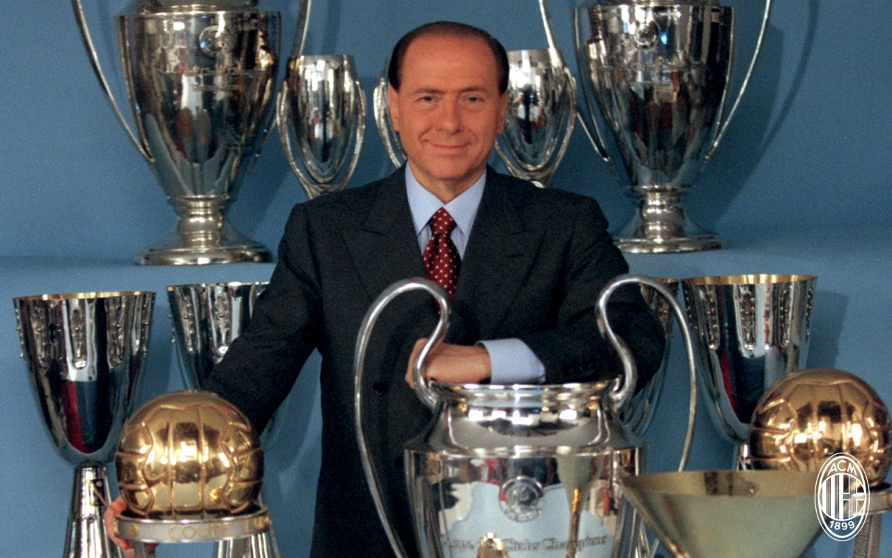 L'addio del Milan a Silvio Berlusconi