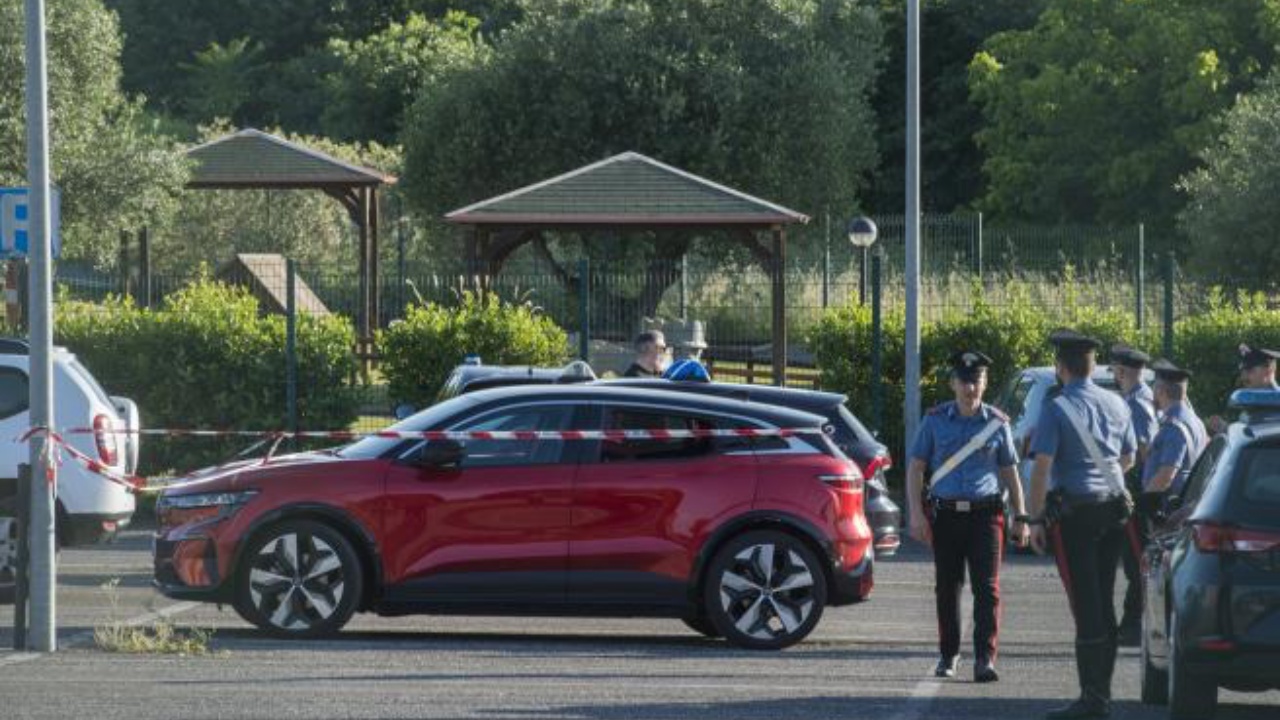 Bimba di 11 mesi morta dimenticata in auto: il padre indagato per omicidio colposo