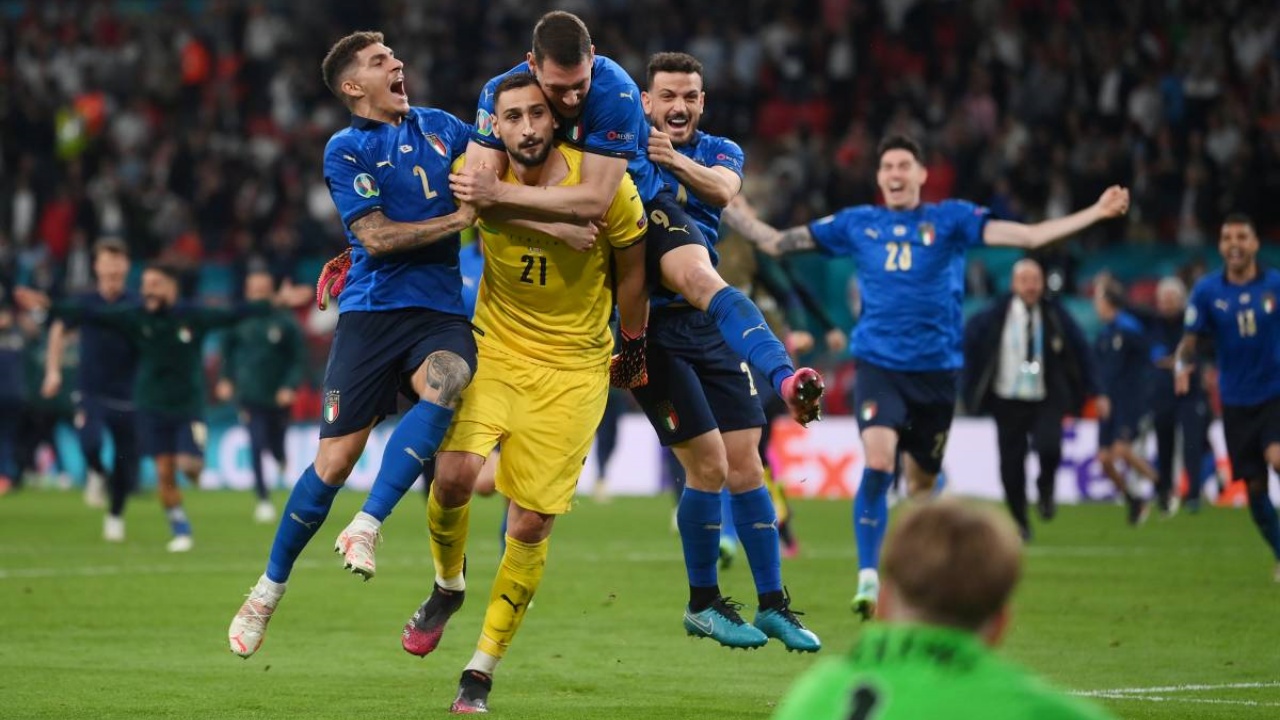 Gigio Donnarumma derubato